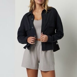 Vuori Mackenzie Cropped Shirt Jacket Black Womens Small